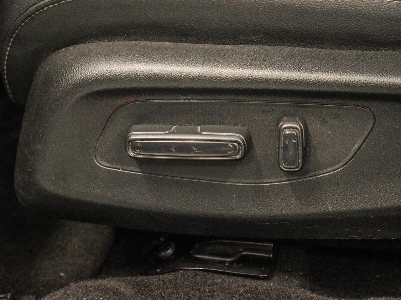2026 Honda HR-V EX-L AWD SUNROOF LEATHER Photo