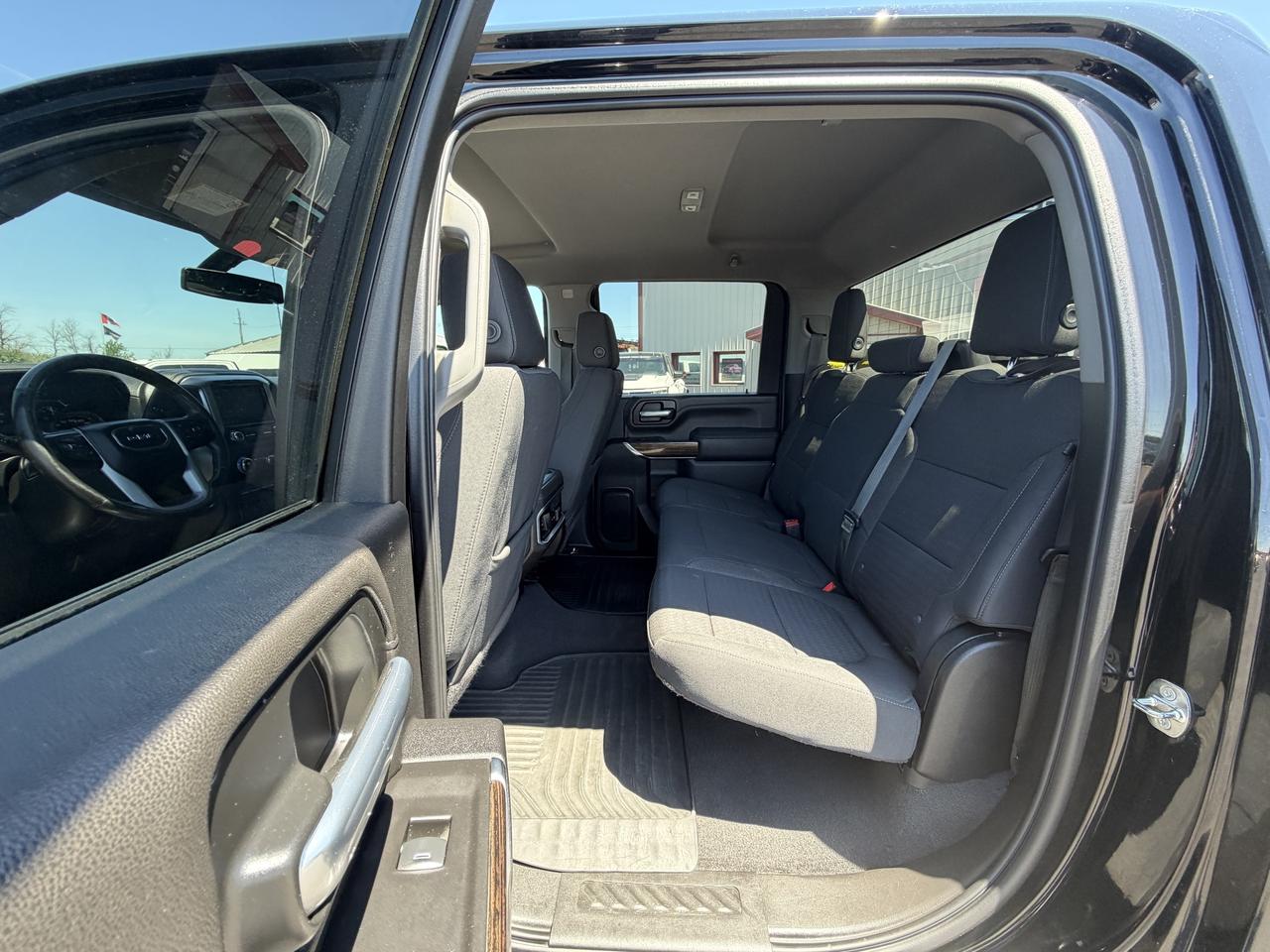 2021 GMC SIERRA 2500HD 4WD Crew Cab 172  SLE Photo