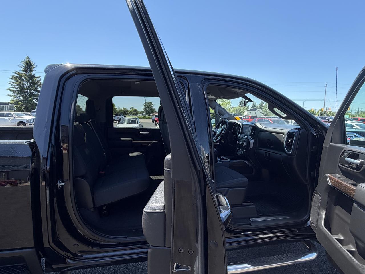 2021 GMC SIERRA 2500HD 4WD Crew Cab 172  SLE Photo