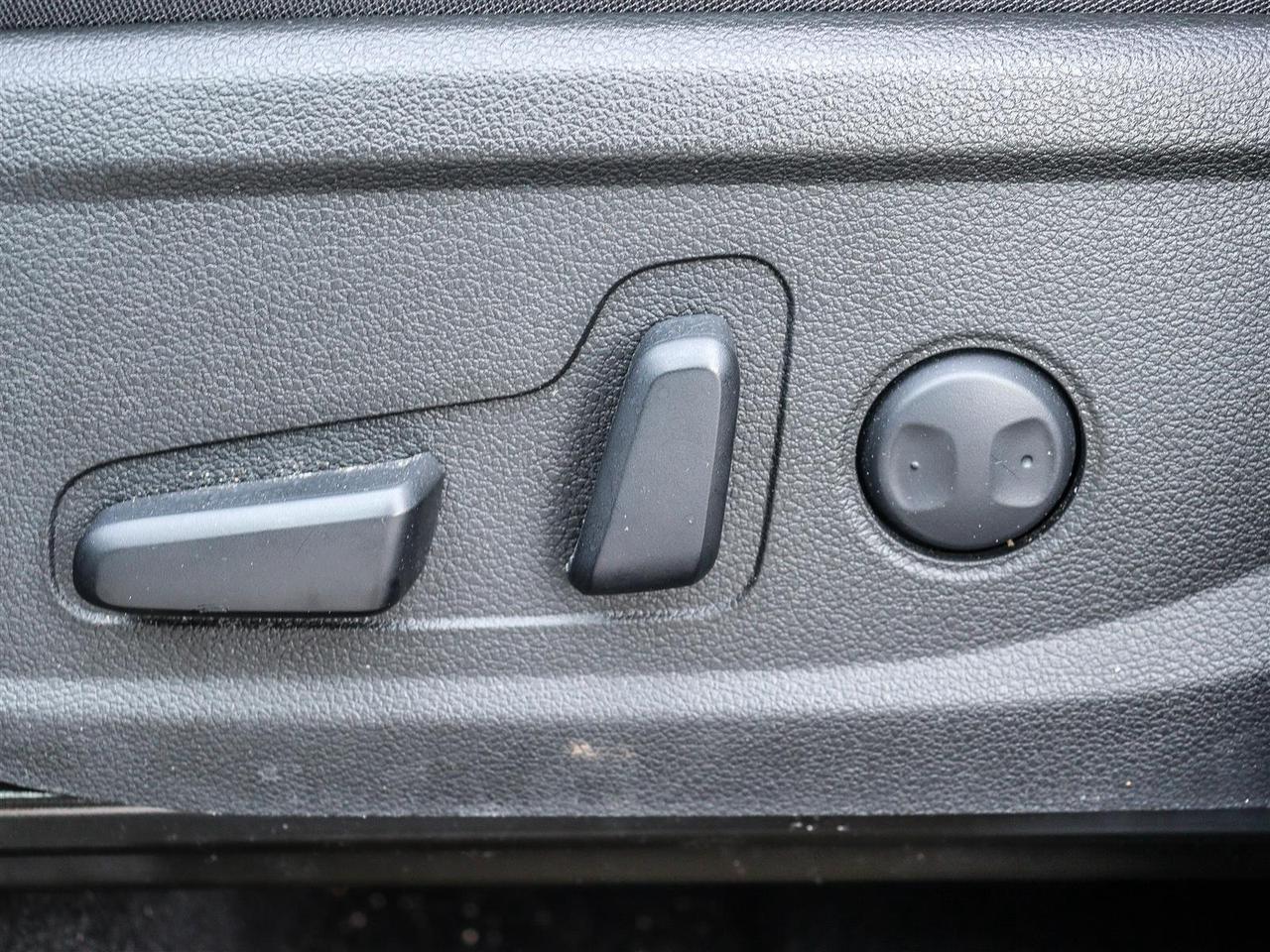2023 Hyundai Santa Fe Preferred SUNROOF LEATHER NAVI Photo