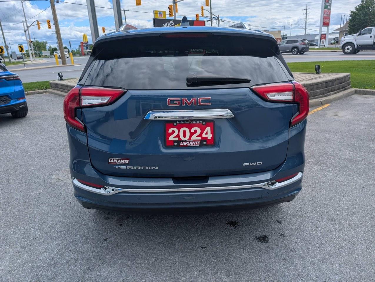 2024 GMC Terrain AWD Denali Photo
