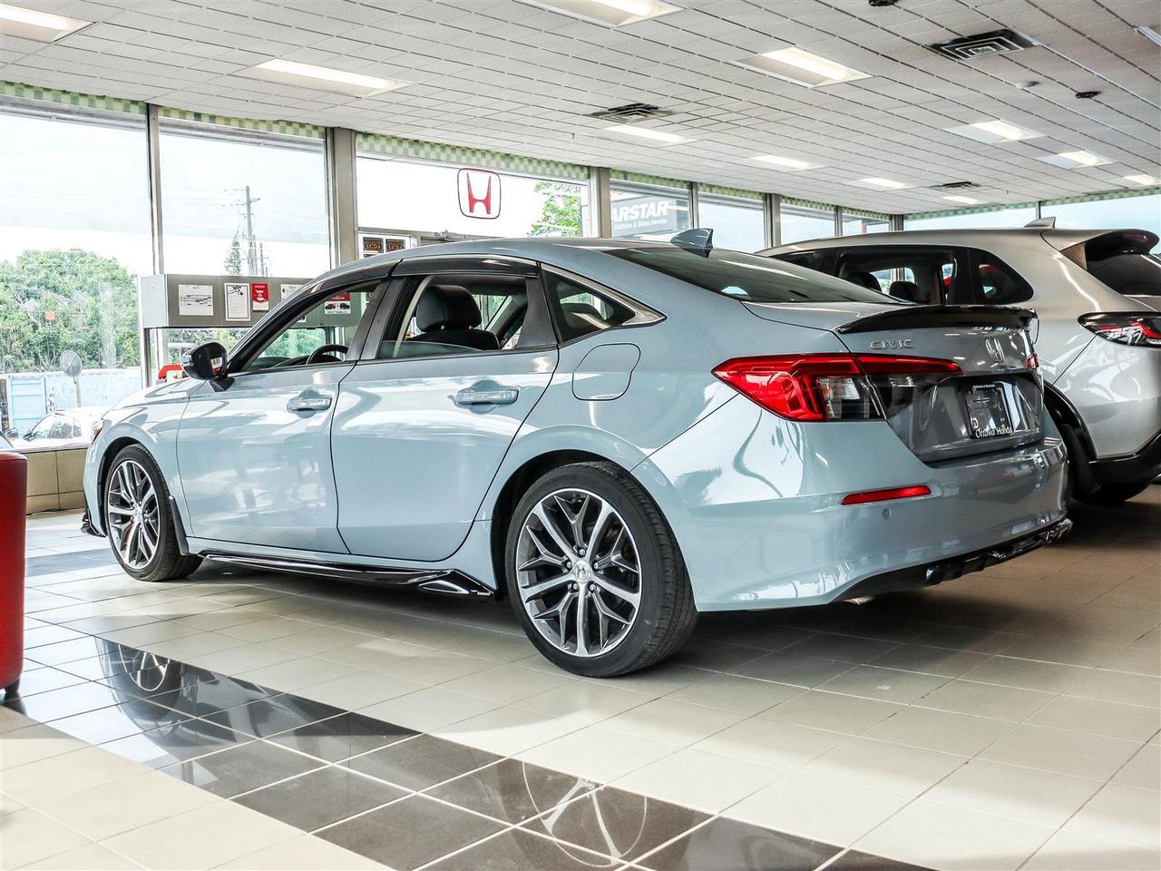 2022 Honda Civic TOURING LEATHER NAVI SUNROOF Photo