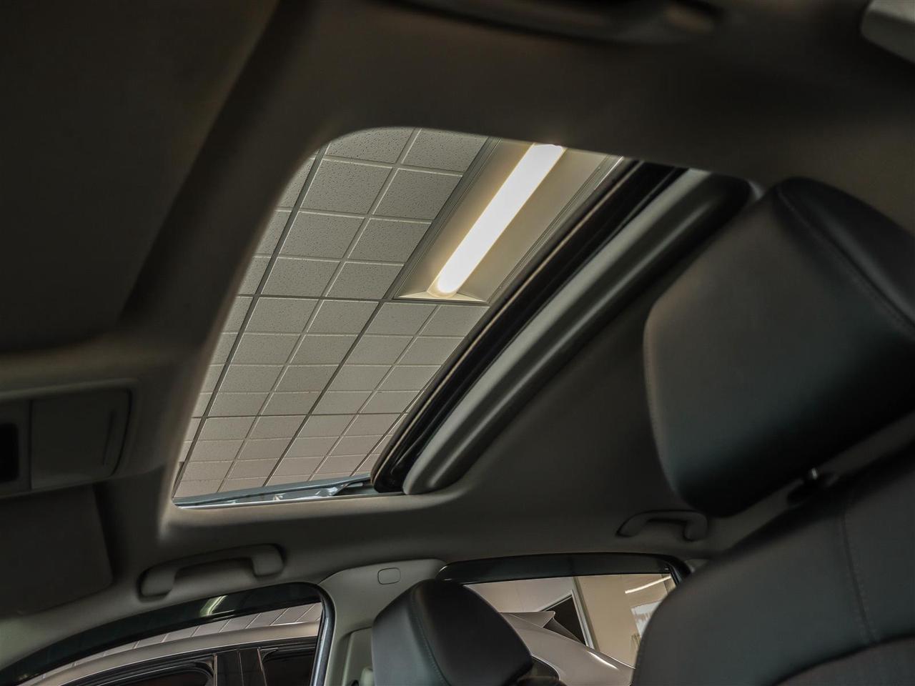 2022 Honda Civic TOURING LEATHER NAVI SUNROOF Photo