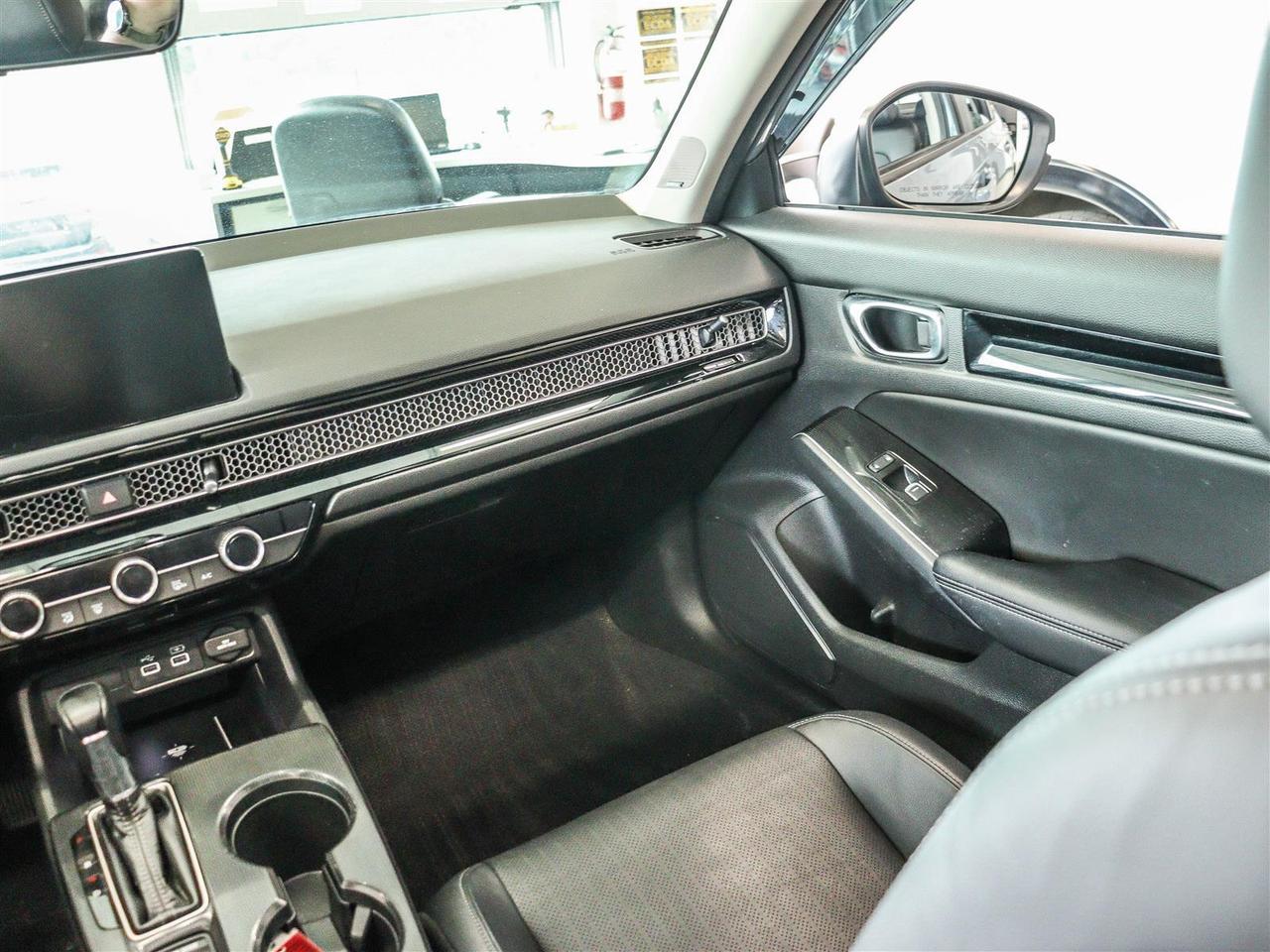 2022 Honda Civic TOURING LEATHER NAVI SUNROOF Photo