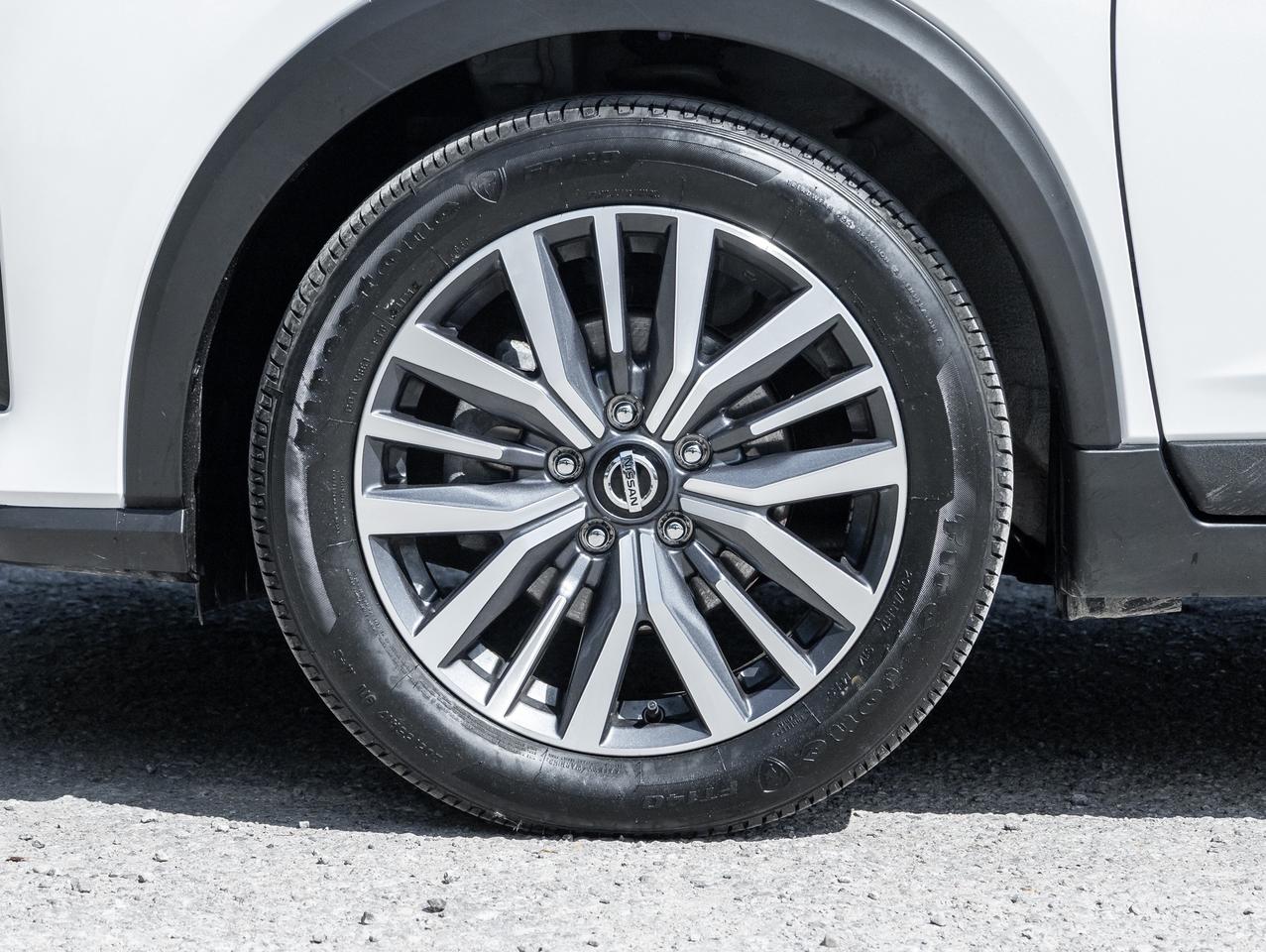 2021 Nissan Kicks SR FWD  TRADE IN  NO ACCIDENTS  ONE OWNER Photo