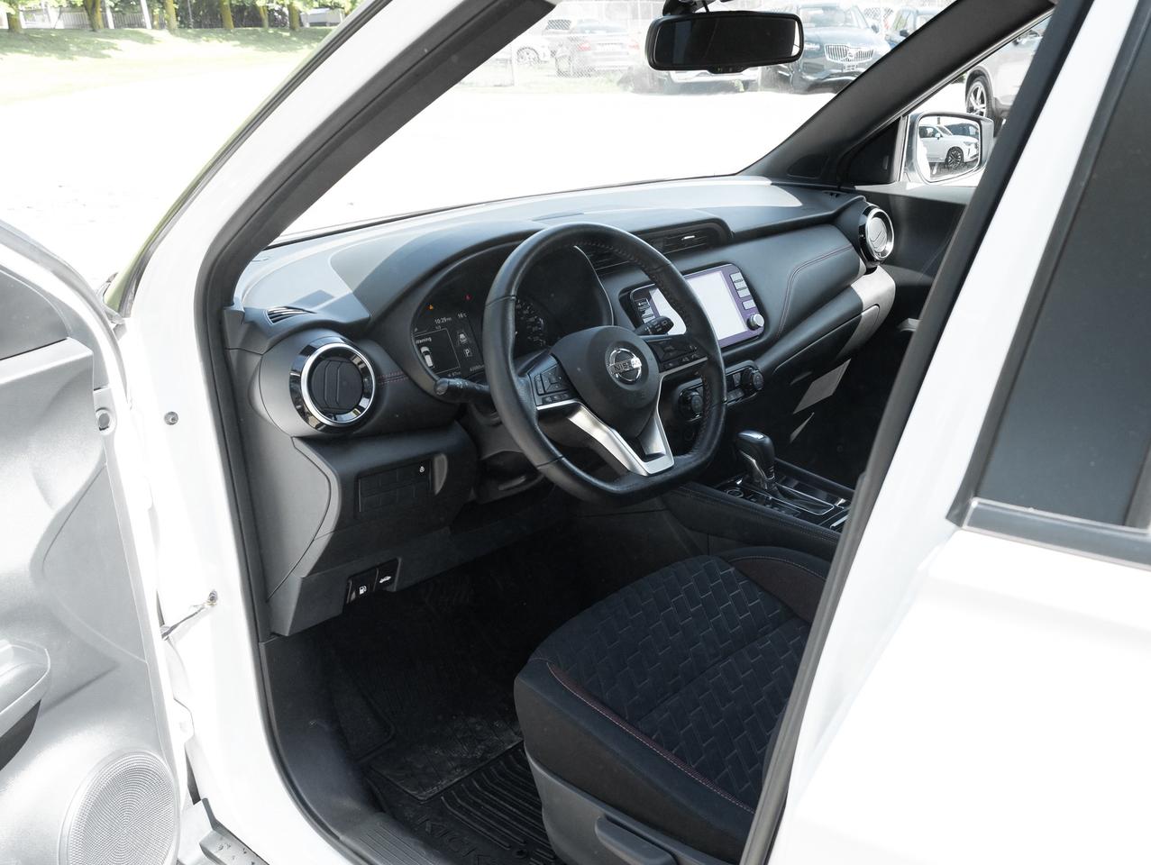 2021 Nissan Kicks SR FWD  TRADE IN  NO ACCIDENTS  ONE OWNER Photo