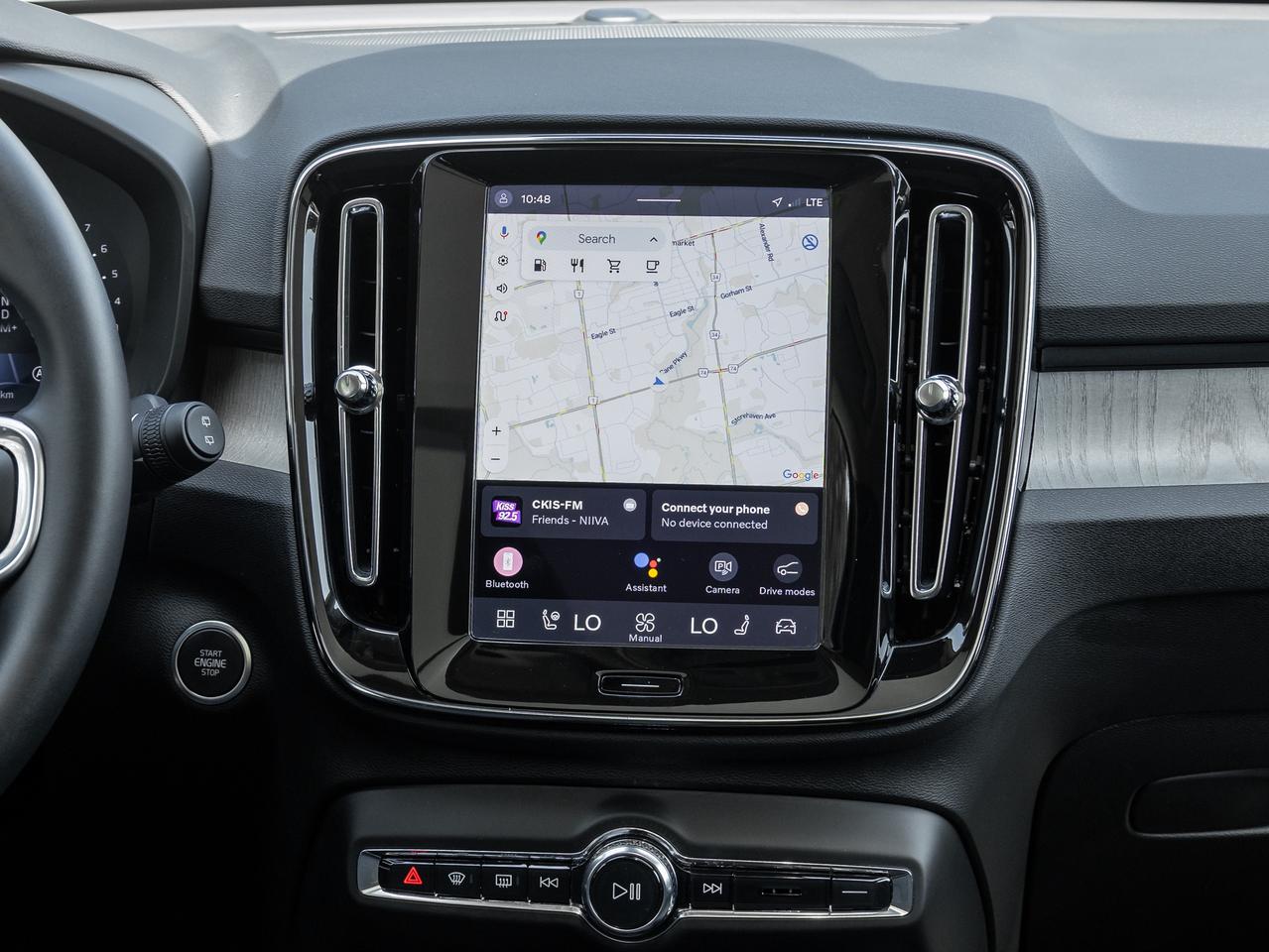 2025 Volvo XC40 B5 AWD Core  POWER PANO ROOF  FINANCE RATE 3.49%* Photo