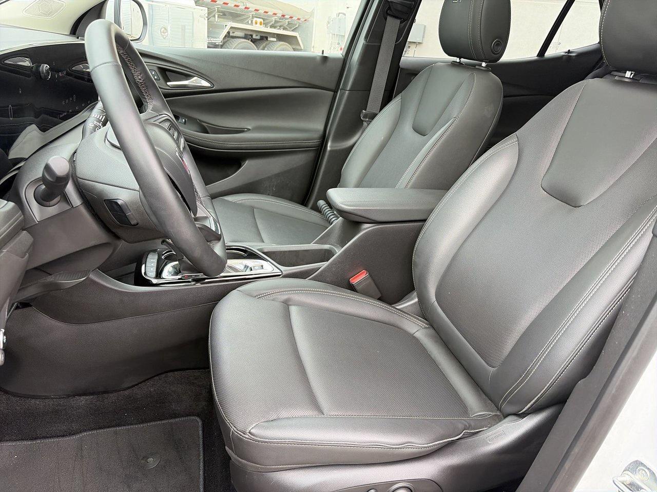 2024 Buick Encore GX Sport Touring AWD Clean car Fax Low kilometers! Photo