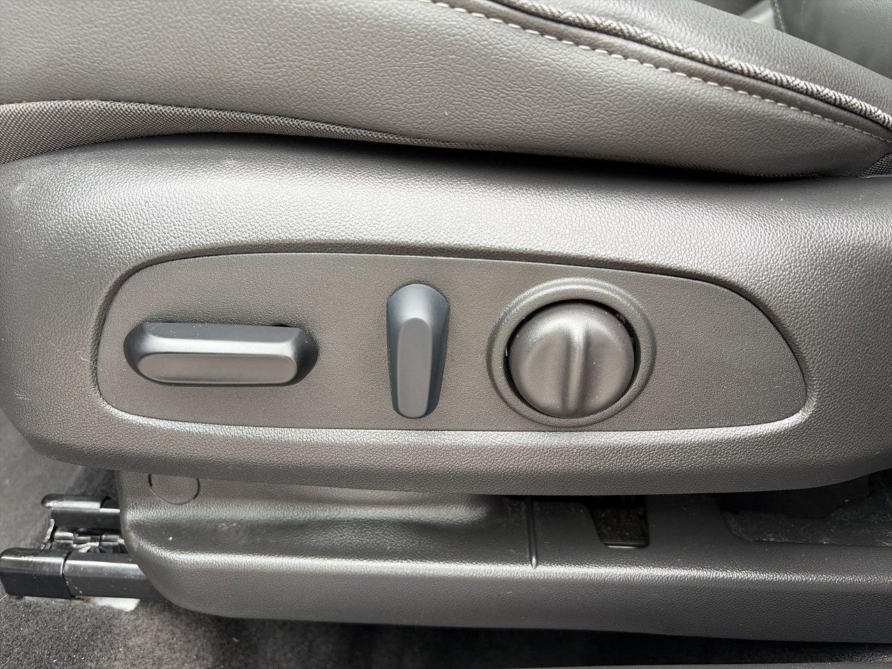 2024 Buick Encore GX Sport Touring AWD Clean car Fax Low kilometers! Photo