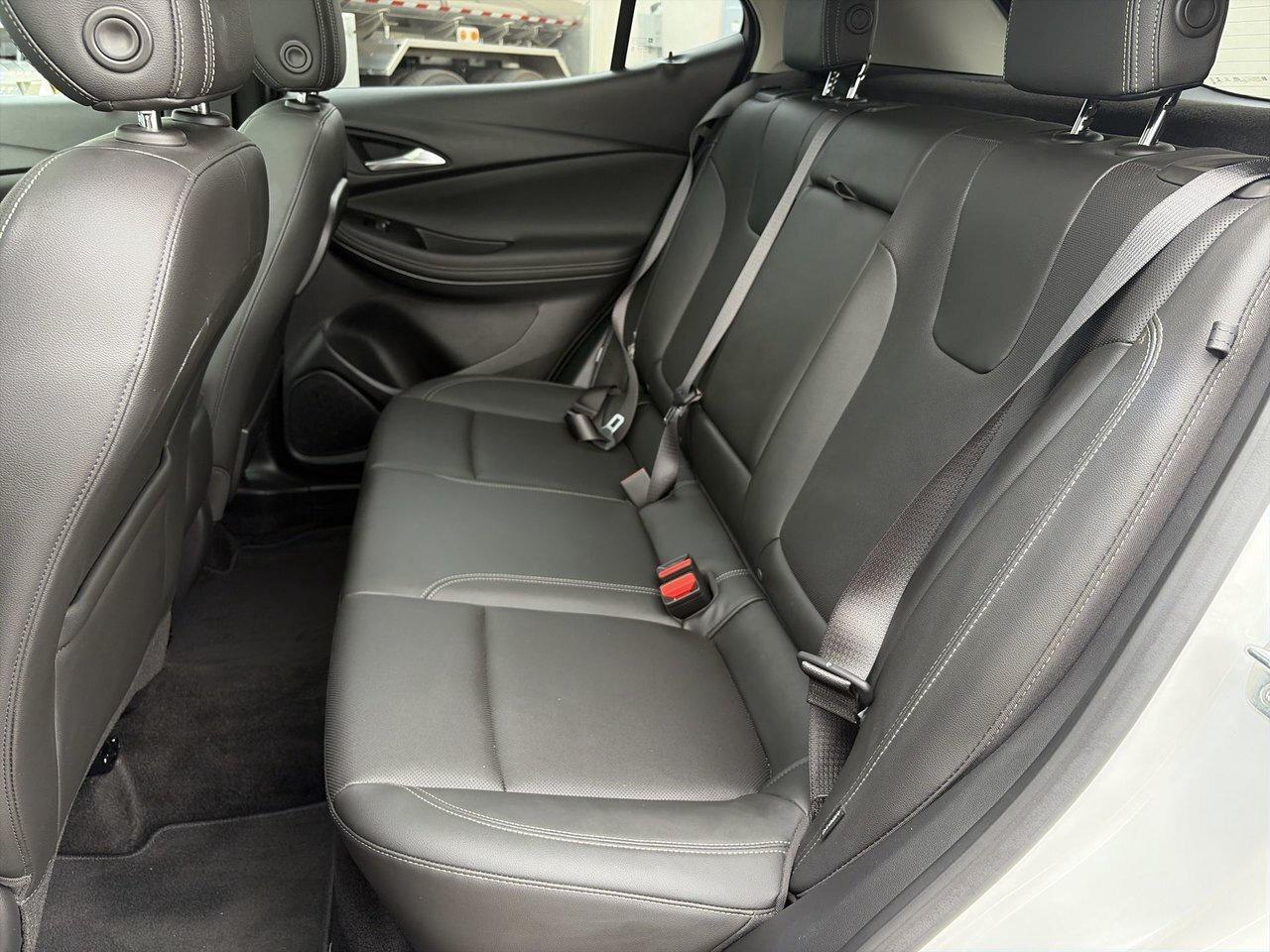 2024 Buick Encore GX Sport Touring AWD Clean car Fax Low kilometers! Photo