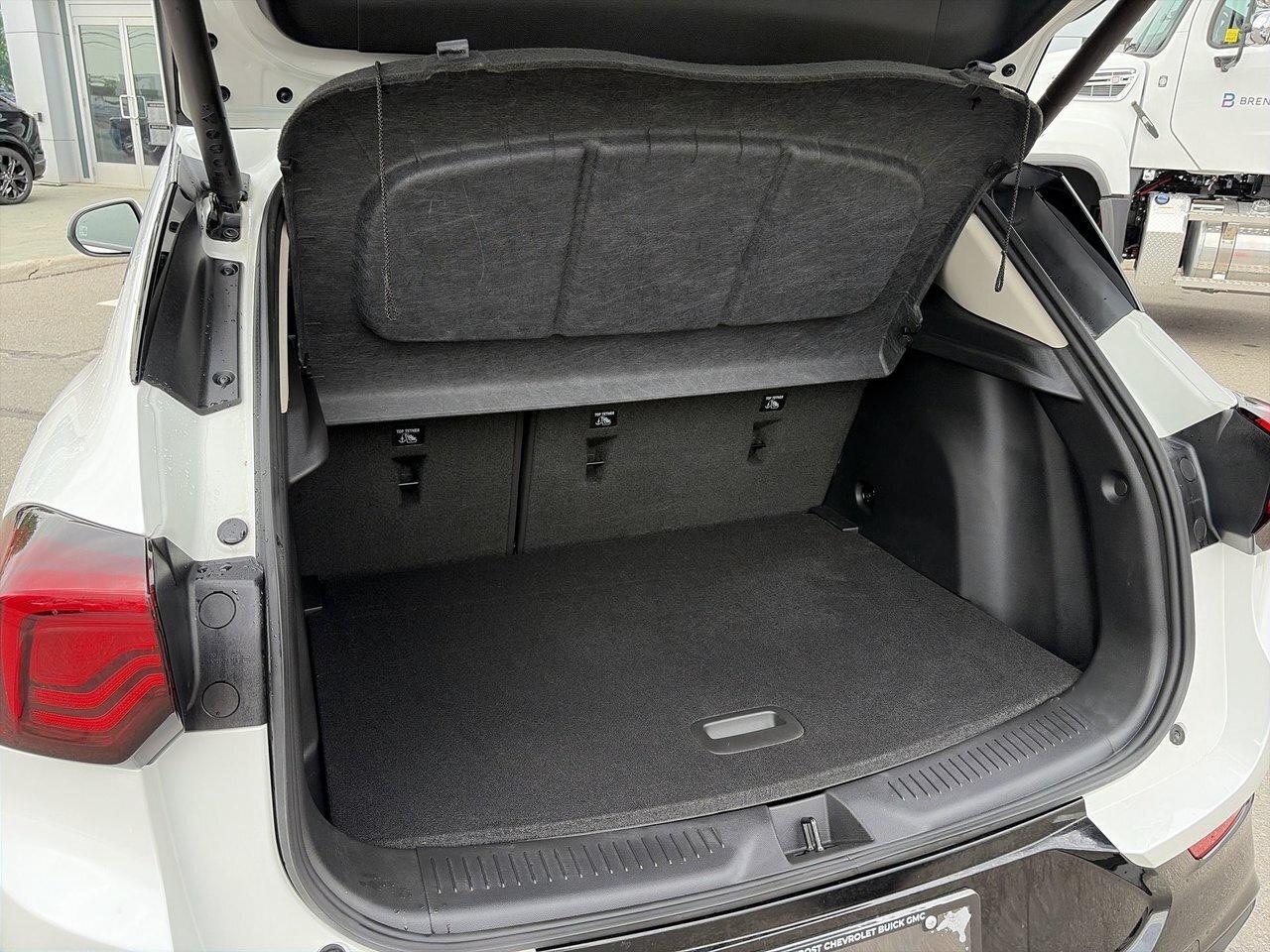 2024 Buick Encore GX Sport Touring AWD Clean car Fax Low kilometers! Photo