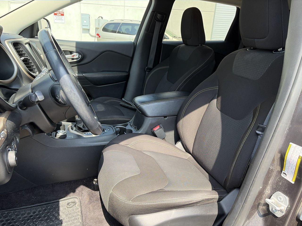 2016 Jeep Cherokee 4x4 North Comfort PackageICold PackageIPremium Sou Photo