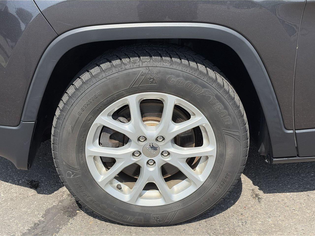 2016 Jeep Cherokee 4x4 North Comfort PackageICold PackageIPremium Sou Photo