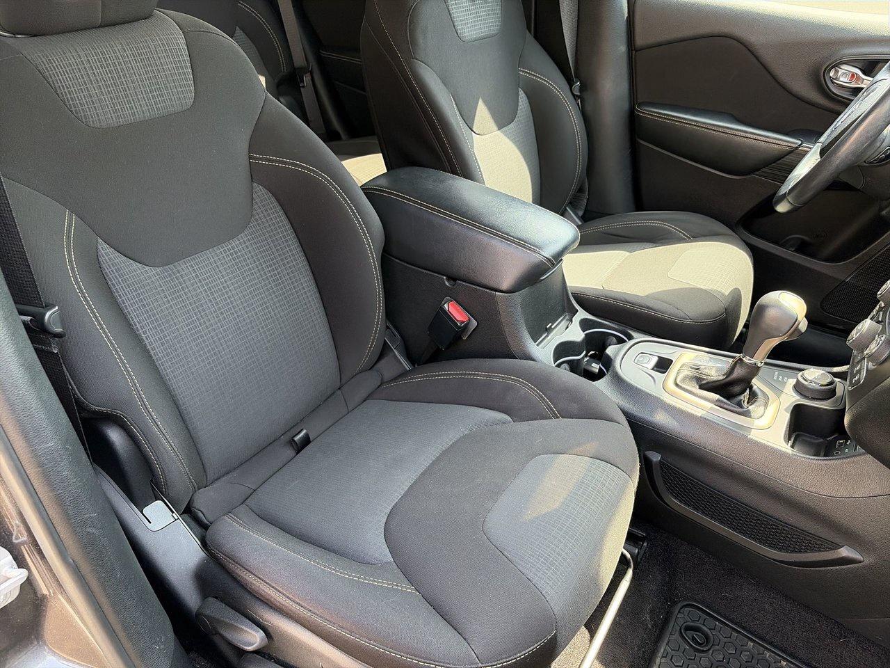 2016 Jeep Cherokee 4x4 North Comfort PackageICold PackageIPremium Sou Photo