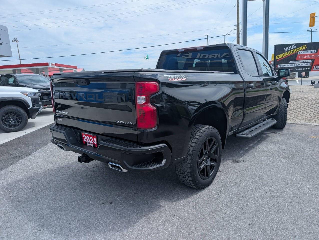 2024 Chevrolet Silverado 1500 Crew Cab Standard Box 4-Wheel Drive Custom Trail Boss Photo3