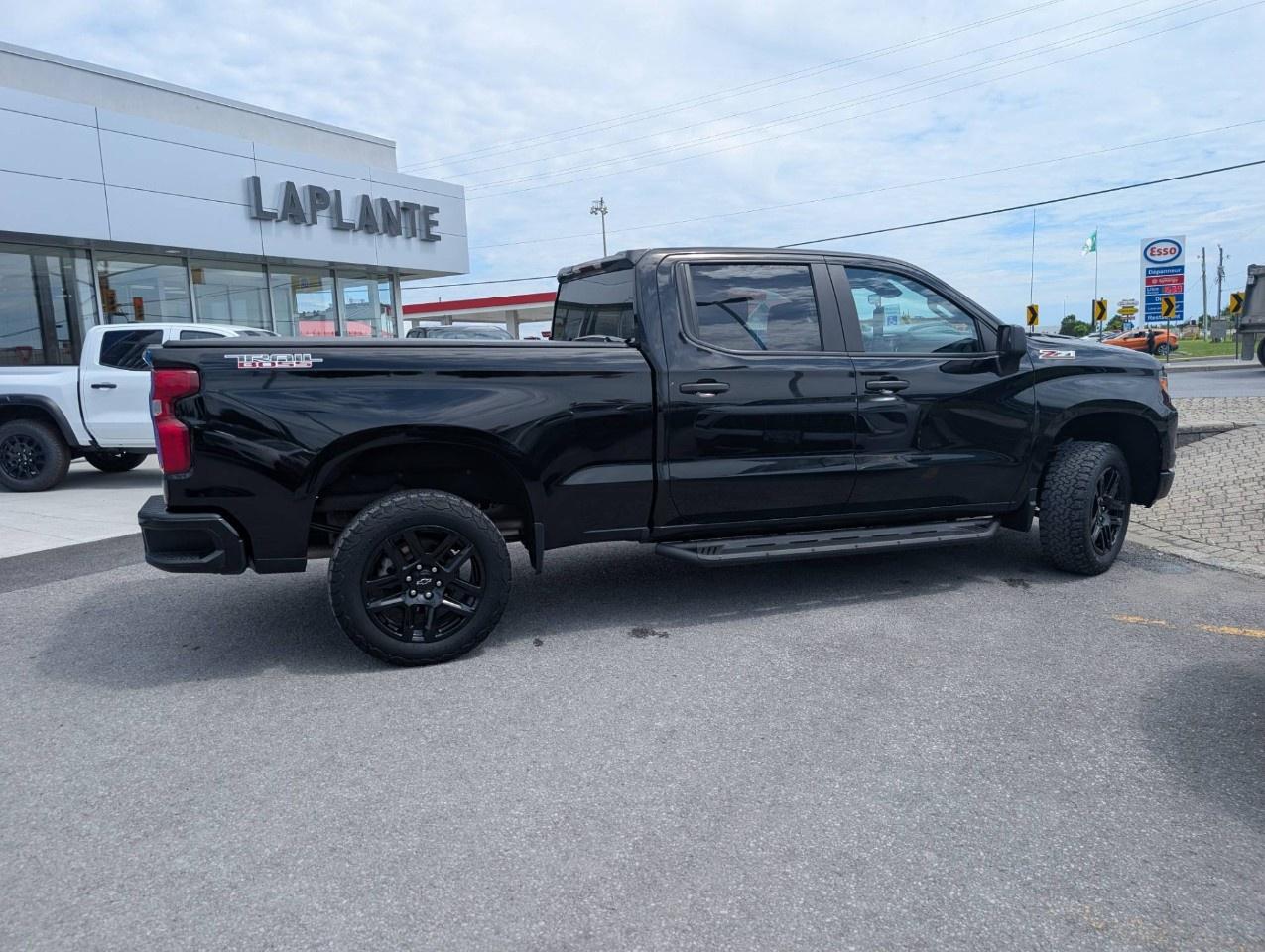 2024 Chevrolet Silverado 1500 Crew Cab Standard Box 4-Wheel Drive Custom Trail Boss Photo