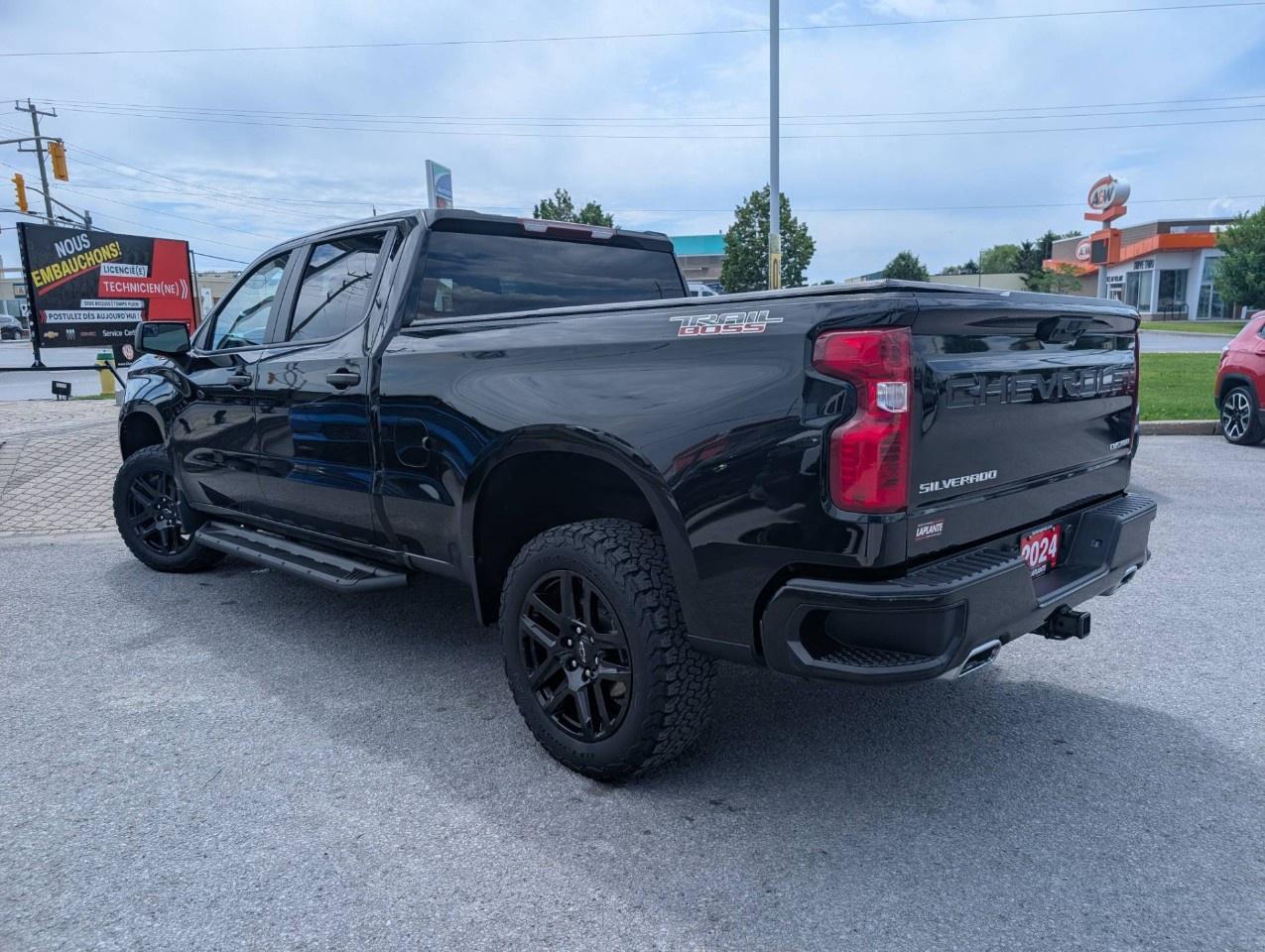 2024 Chevrolet Silverado 1500 Crew Cab Standard Box 4-Wheel Drive Custom Trail Boss Photo