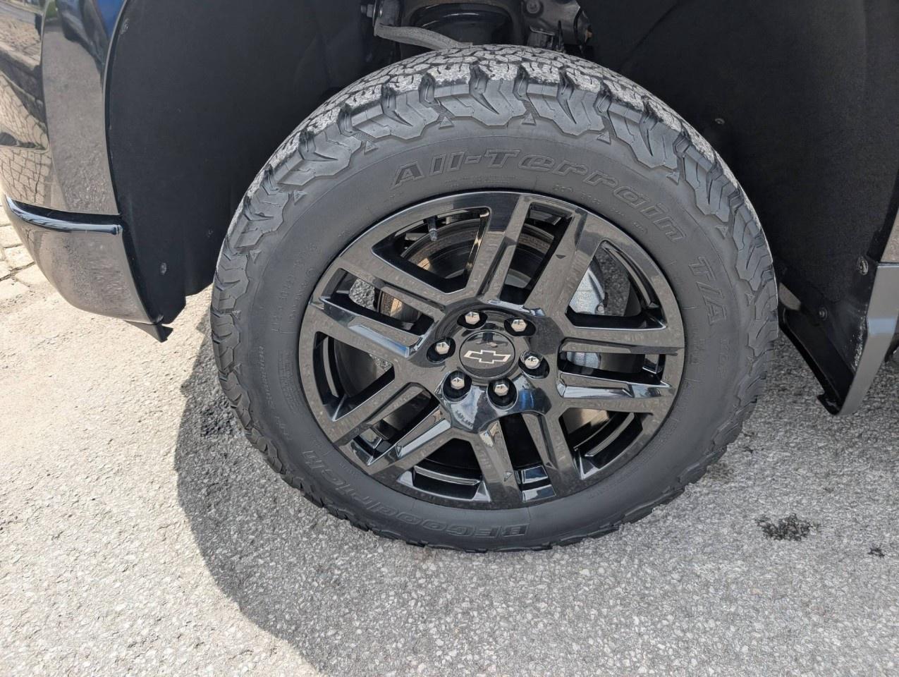 2024 Chevrolet Silverado 1500 Crew Cab Standard Box 4-Wheel Drive Custom Trail Boss Photo