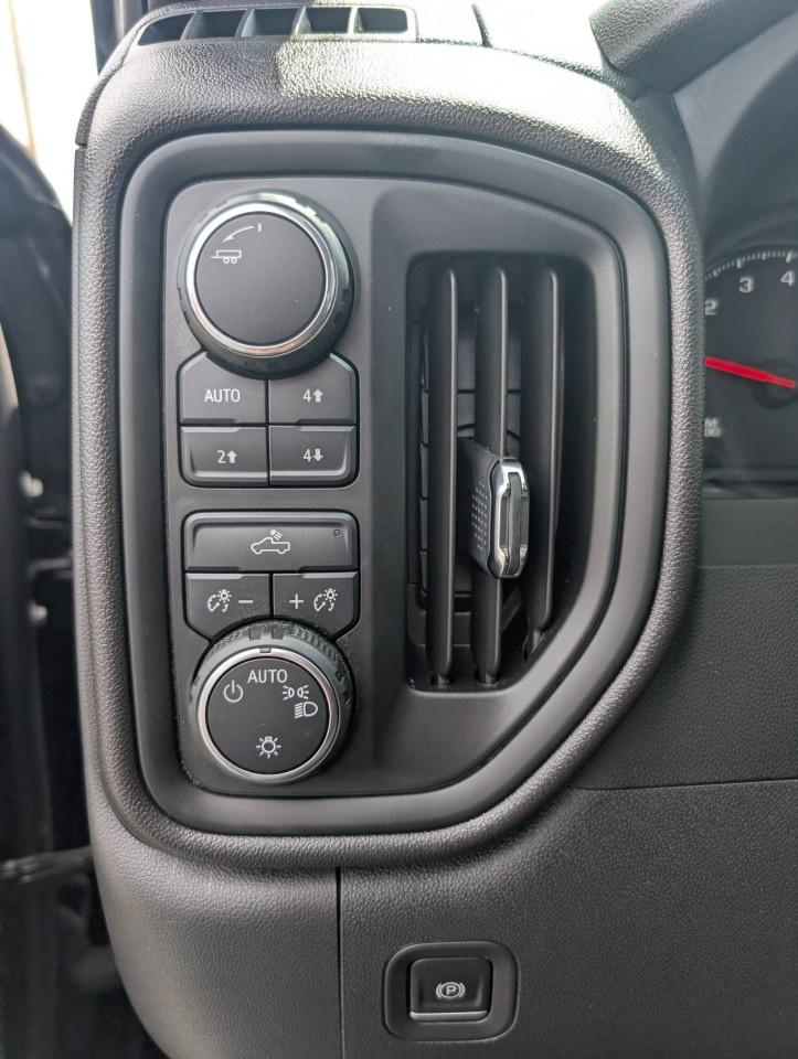 2024 Chevrolet Silverado 1500 Crew Cab Standard Box 4-Wheel Drive Custom Trail Boss Photo