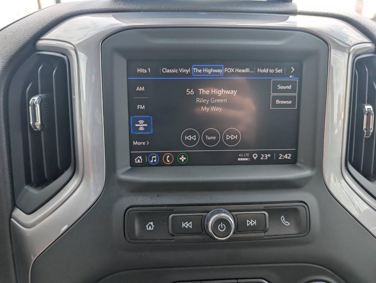 2024 Chevrolet Silverado 1500 Crew Cab Standard Box 4-Wheel Drive Custom Trail Boss Photo