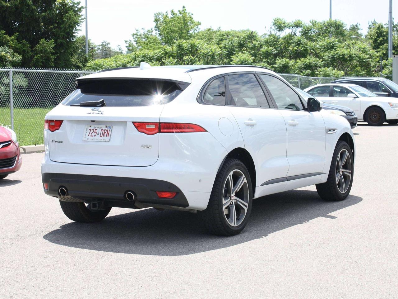 2017 Jaguar F-PACE AWD 4DR 35T R-SPORT Photo3