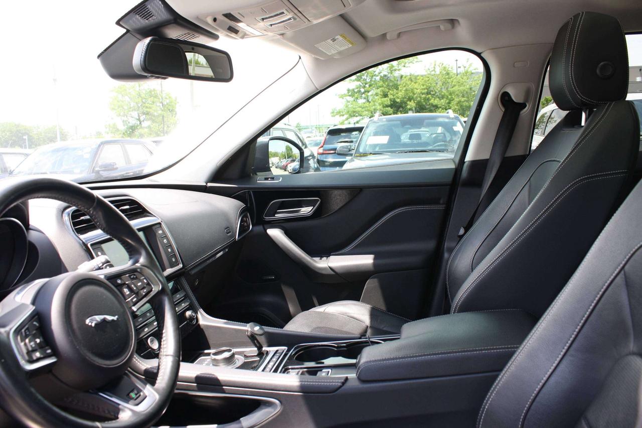 2017 Jaguar F-PACE AWD 4DR 35T R-SPORT Photo