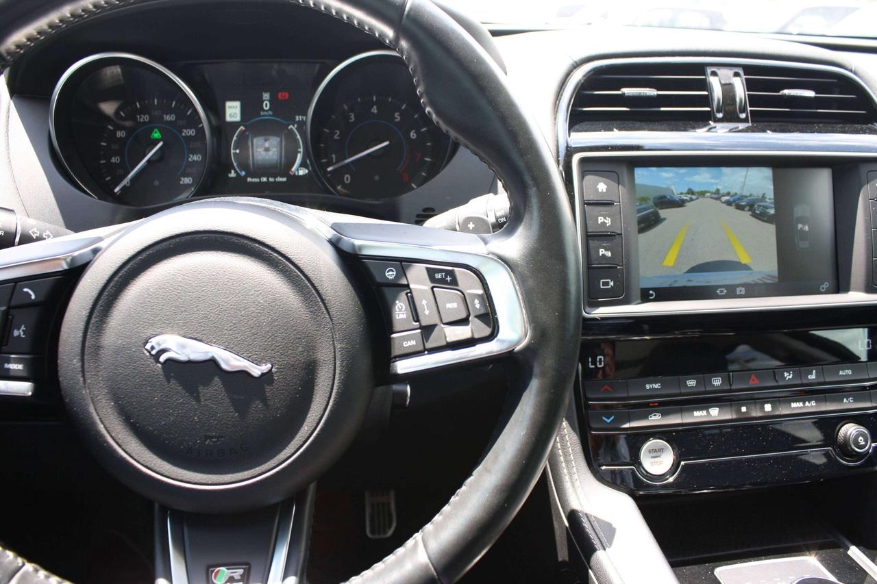 2017 Jaguar F-PACE AWD 4DR 35T R-SPORT Photo