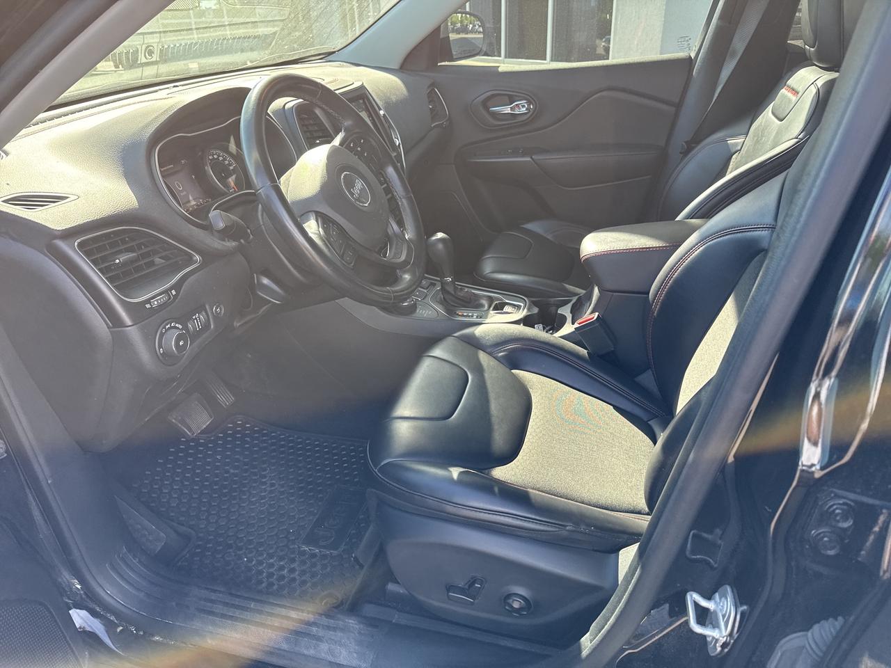 2020 Jeep Cherokee Trailhawk Photo
