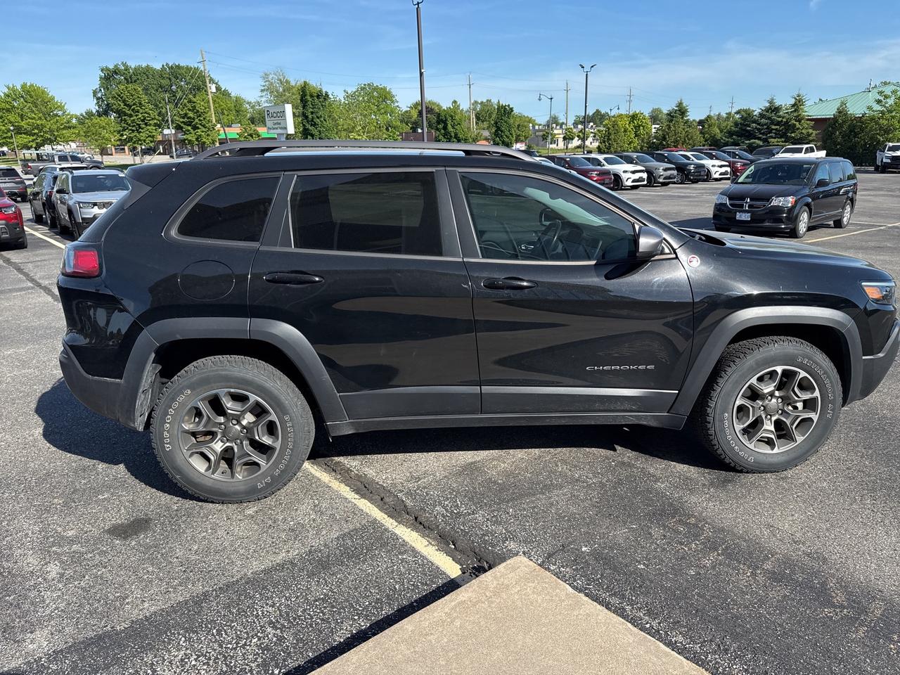 2020 Jeep Cherokee Trailhawk Photo