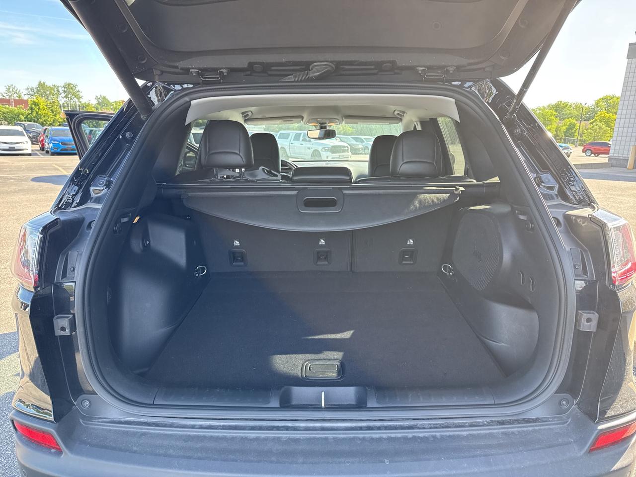 2020 Jeep Cherokee Trailhawk Photo