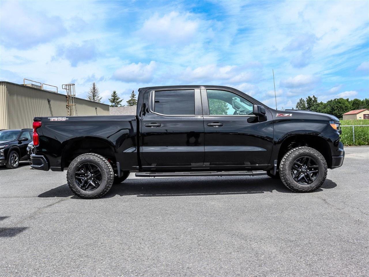 2026 Chevrolet Silverado 1500 Crew Cab Short Box 4-Wheel Drive Custom Trail Boss Photo4