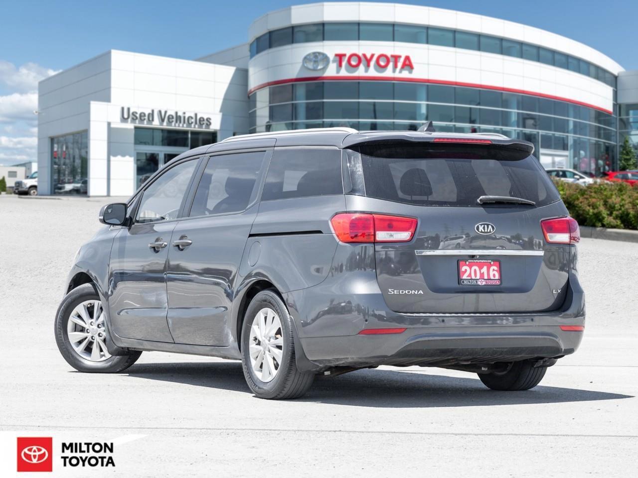 2016 Kia Sedona HEATED SEATS POWER SEAT PUSH START NEW TIRES ONCE Photo