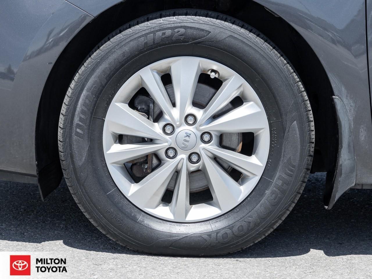 2016 Kia Sedona HEATED SEATS POWER SEAT PUSH START NEW TIRES ONCE Photo