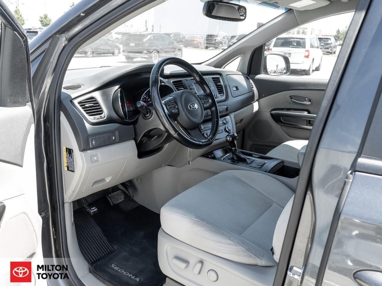 2016 Kia Sedona HEATED SEATS POWER SEAT PUSH START NEW TIRES ONCE Photo