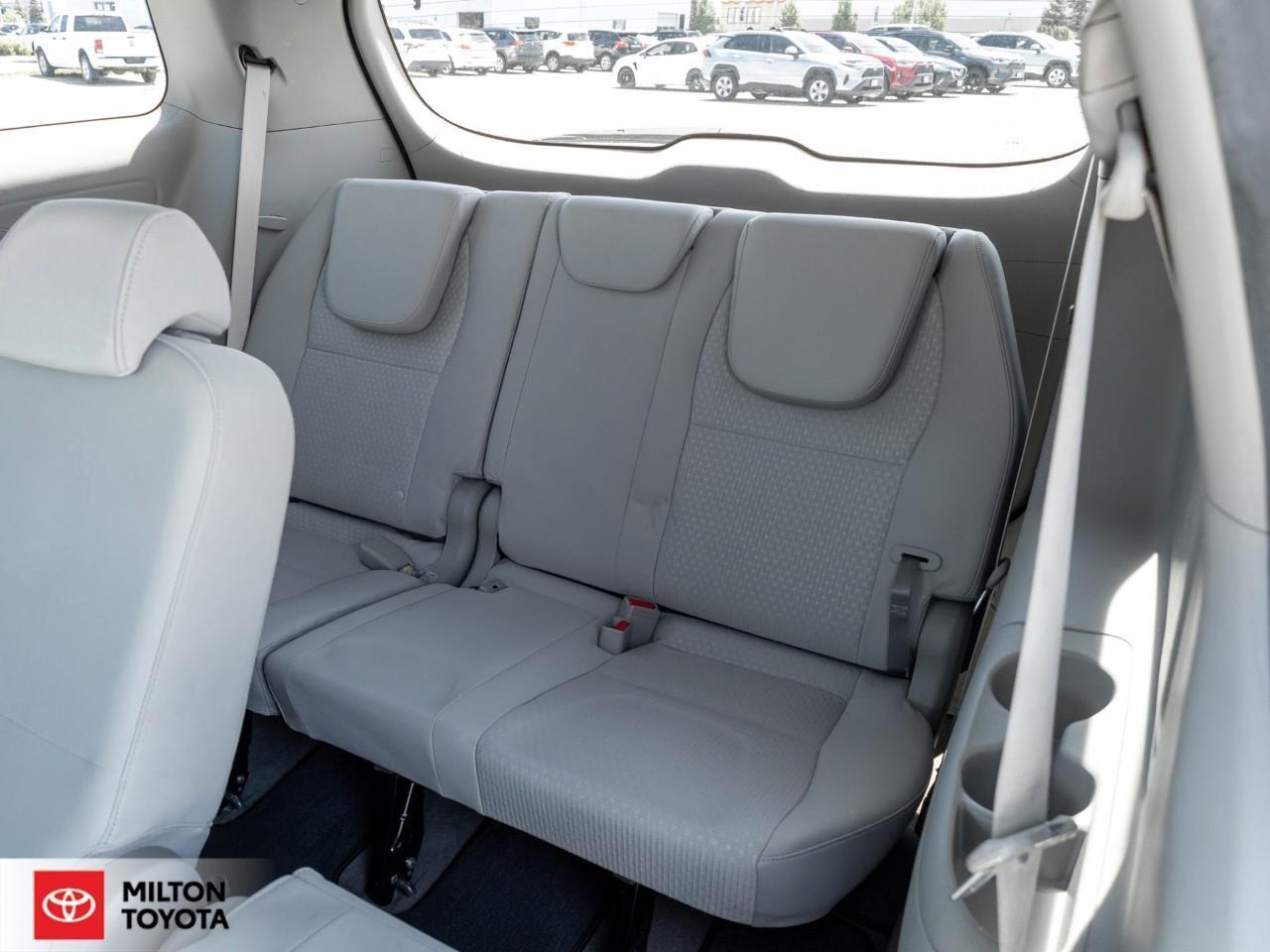 2016 Kia Sedona HEATED SEATS POWER SEAT PUSH START NEW TIRES ONCE Photo