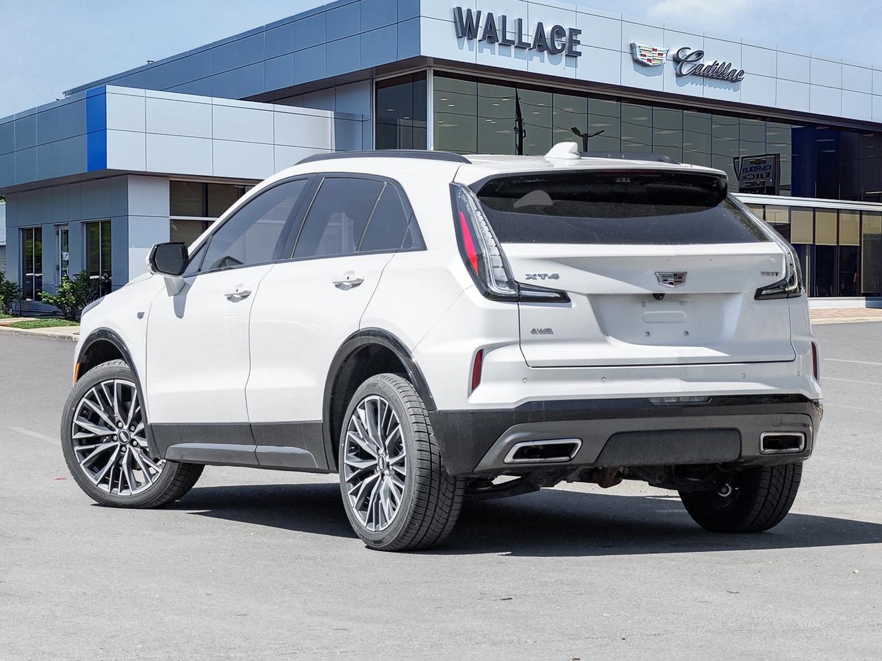 2024 Cadillac XT4 AWD 4dr Sport   ONE OWNER   OFF LEASE   LOW KMS! Photo4