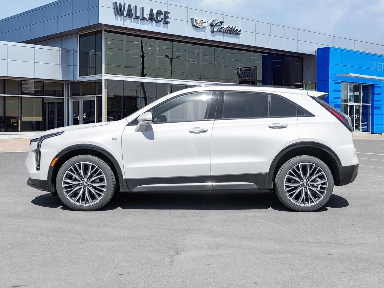 2024 Cadillac XT4 AWD 4dr Sport   ONE OWNER   OFF LEASE   LOW KMS! Photo2