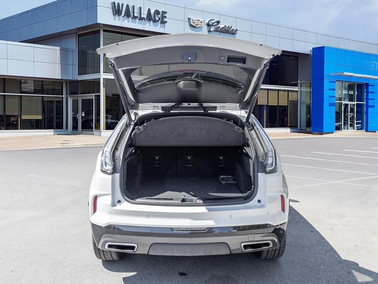 2024 Cadillac XT4 AWD 4dr Sport   ONE OWNER   OFF LEASE   LOW KMS! Photo
