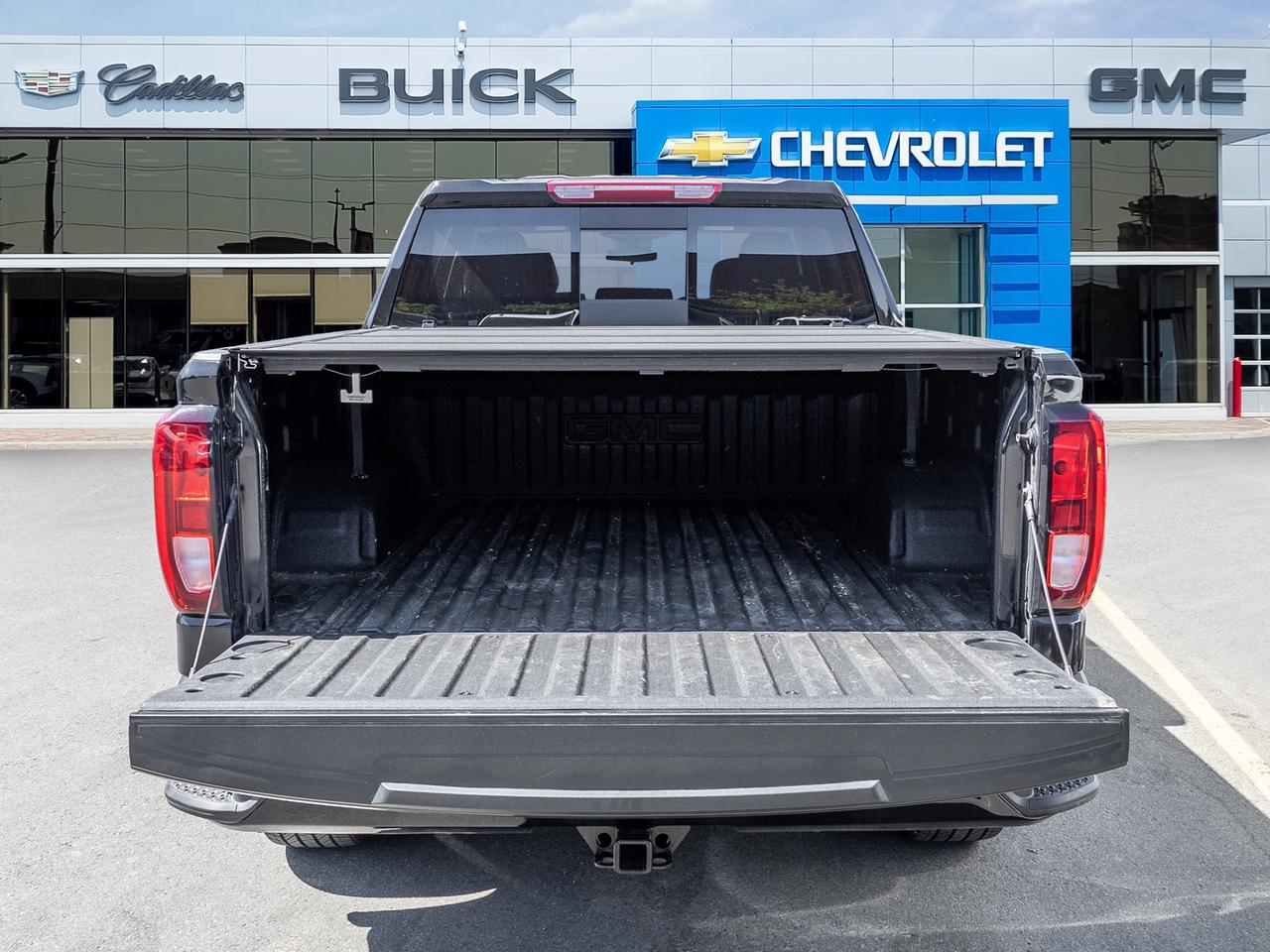 2026 GMC Sierra 1500 CLEAN CARFAX   5.3L V8   PREMIUM PKG Photo