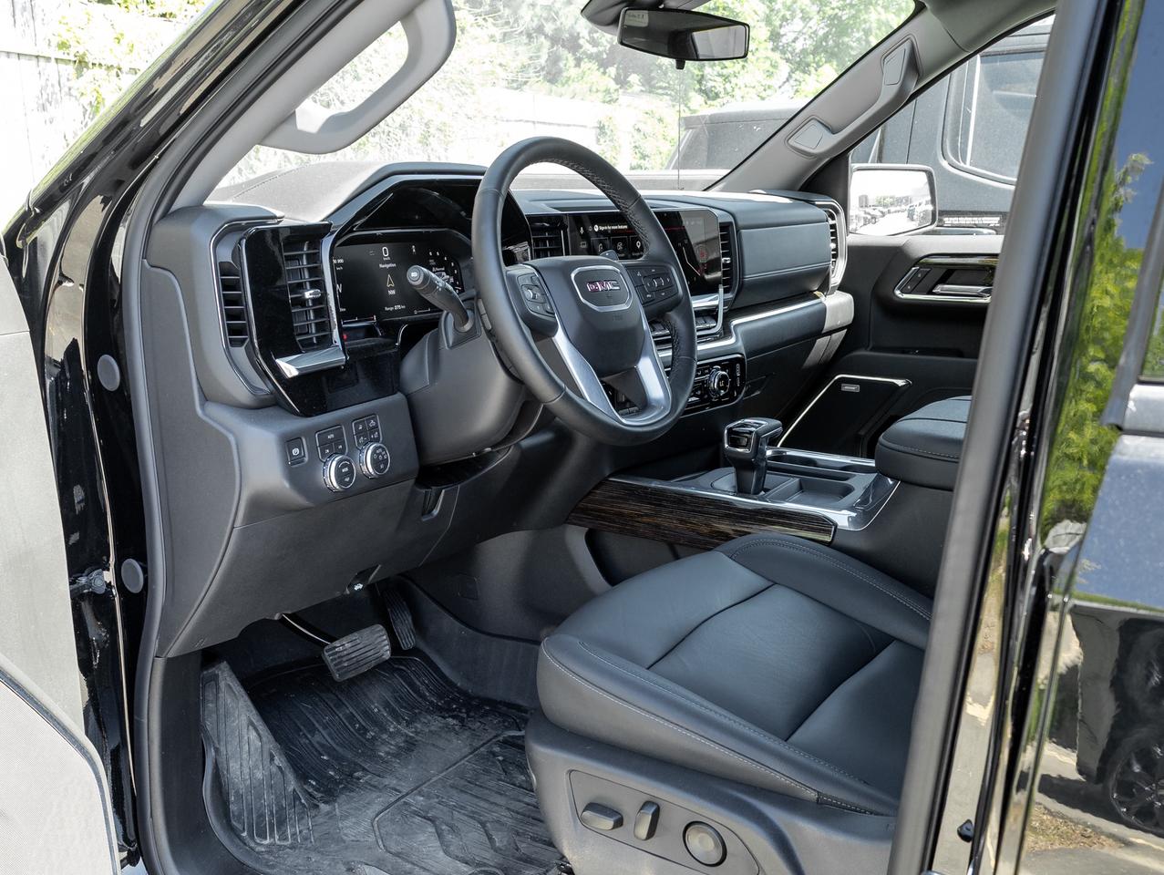2026 GMC Sierra 1500 CLEAN CARFAX   5.3L V8   PREMIUM PKG Photo