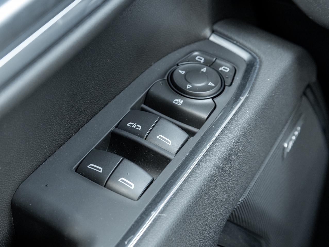 2026 GMC Sierra 1500 CLEAN CARFAX   5.3L V8   PREMIUM PKG Photo