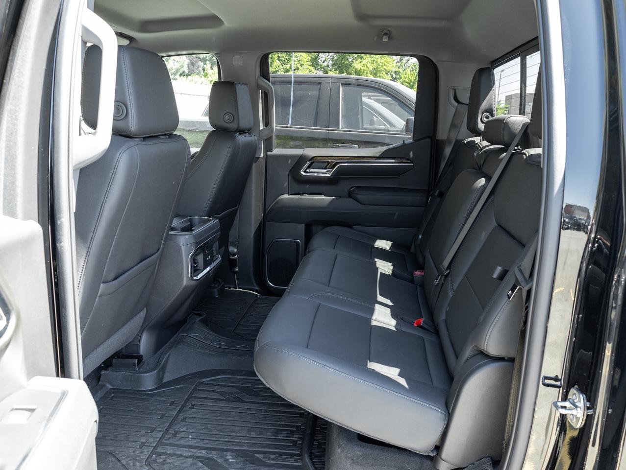 2026 GMC Sierra 1500 CLEAN CARFAX   5.3L V8   PREMIUM PKG Photo