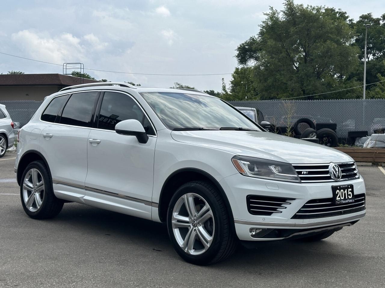 2015 Volkswagen Touareg V6 AWD Execline R-Line   ACCIDENT FREE   CERTIFIED Photo