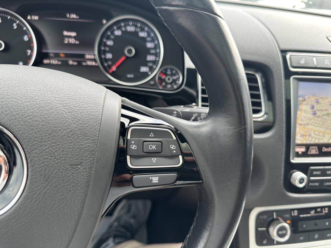 2015 Volkswagen Touareg V6 AWD Execline R-Line   ACCIDENT FREE   CERTIFIED Photo