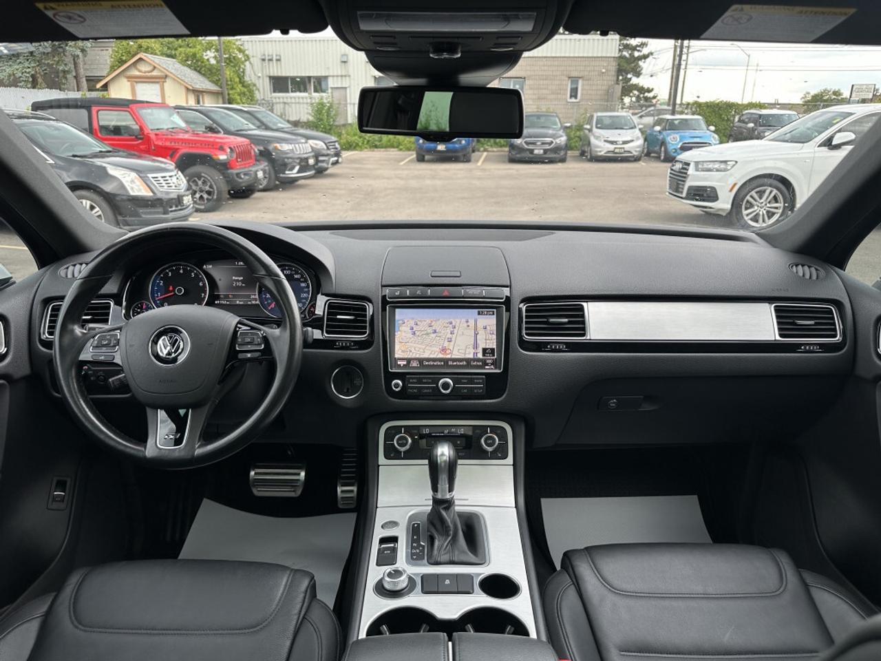 2015 Volkswagen Touareg V6 AWD Execline R-Line   ACCIDENT FREE   CERTIFIED Photo