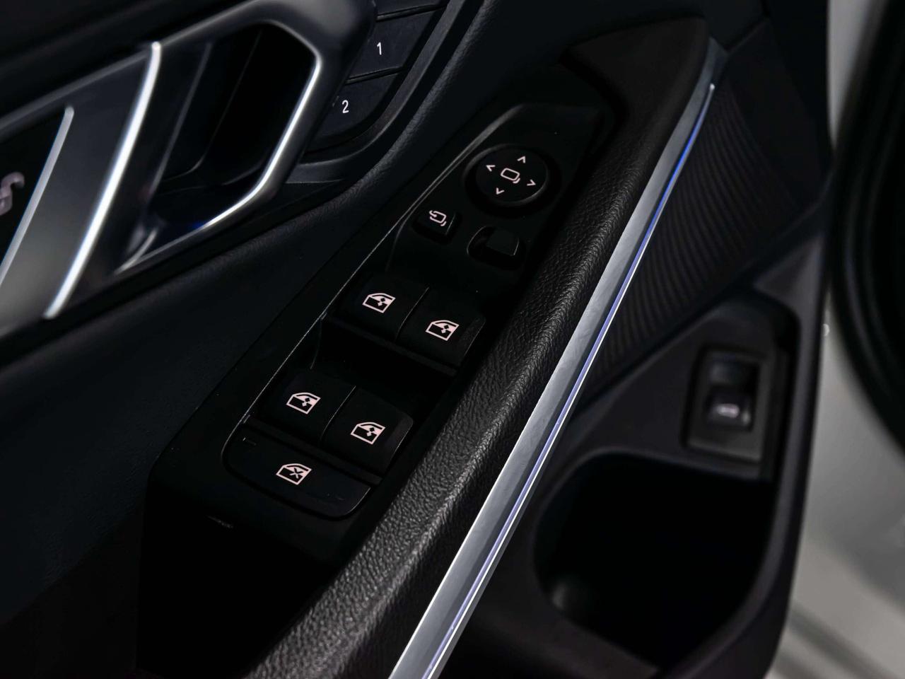 2019 BMW 3 Series 330i xDrive M SPORT HEADS UP BLIND SPOTS NAVI Photo