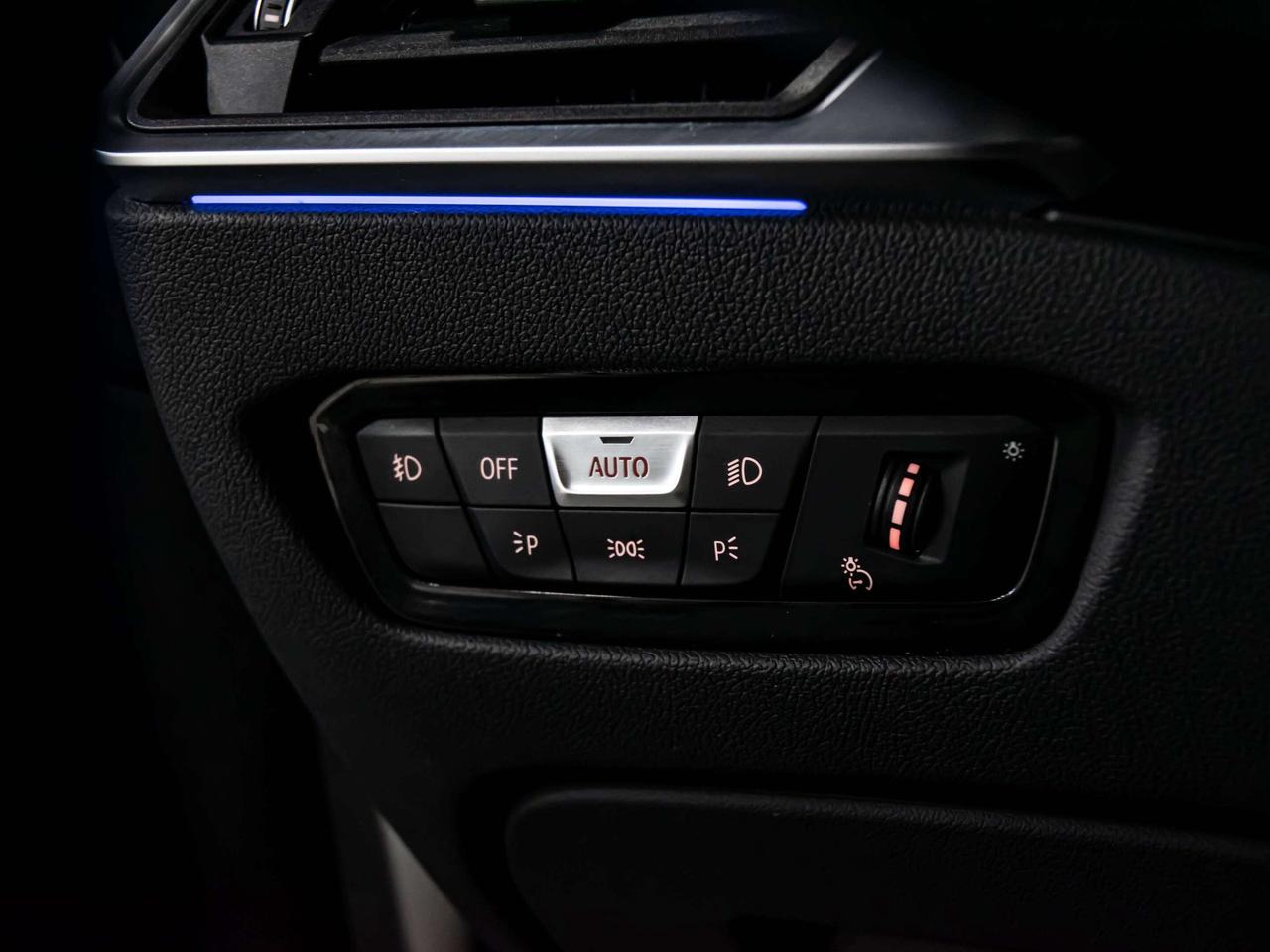 2019 BMW 3 Series 330i xDrive M SPORT HEADS UP BLIND SPOTS NAVI Photo