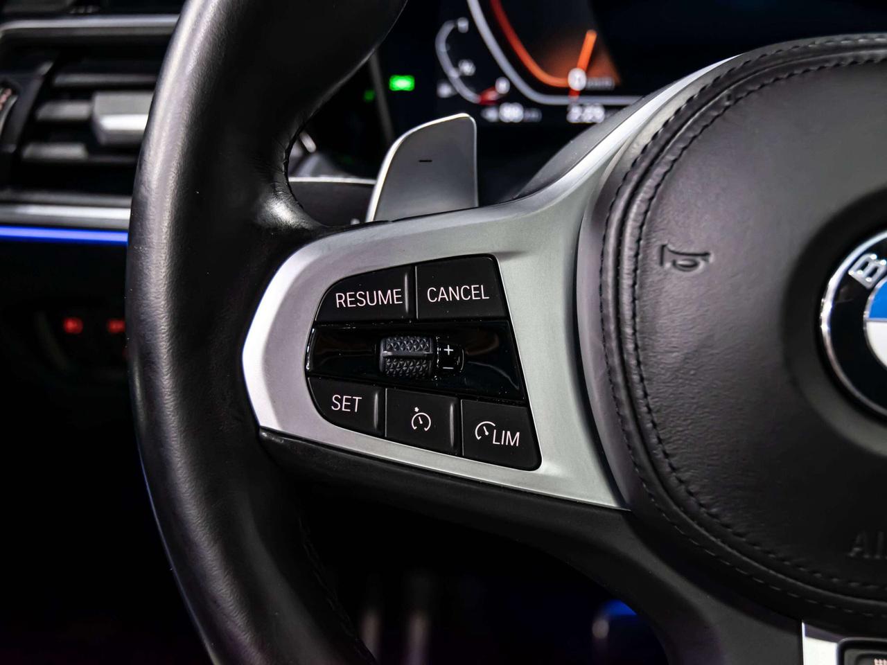 2019 BMW 3 Series 330i xDrive M SPORT HEADS UP BLIND SPOTS NAVI Photo