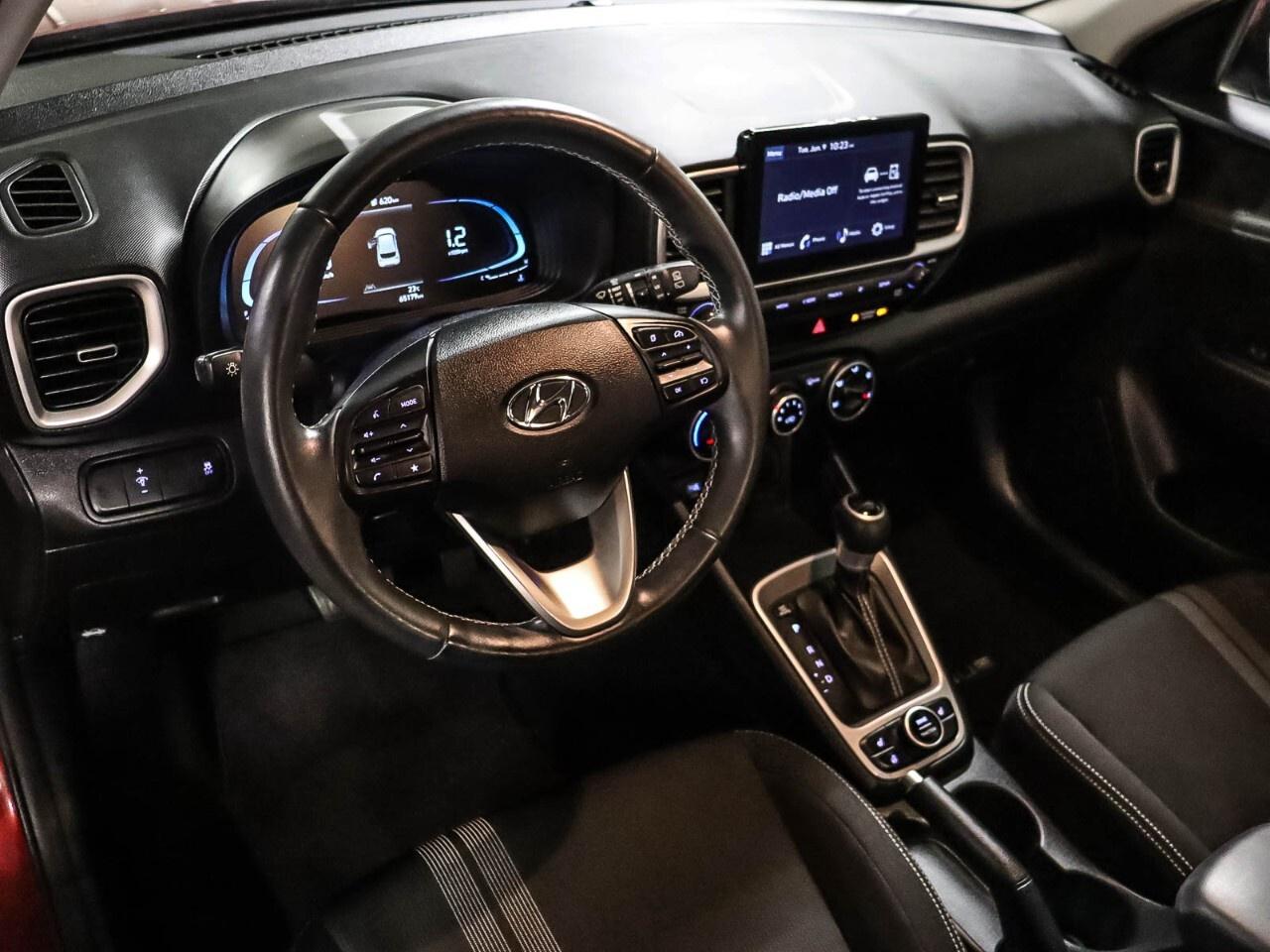 2023 Hyundai Venue Preferred IVT Photo