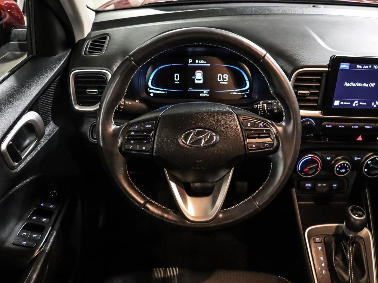 2023 Hyundai Venue Preferred IVT Photo